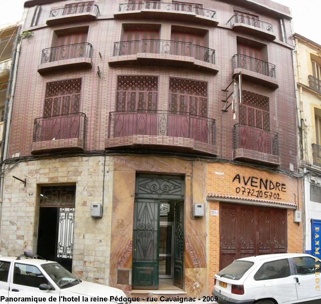ORAN 2009 pano hotel de la reine Pedoque rue Cavaignac.jpg